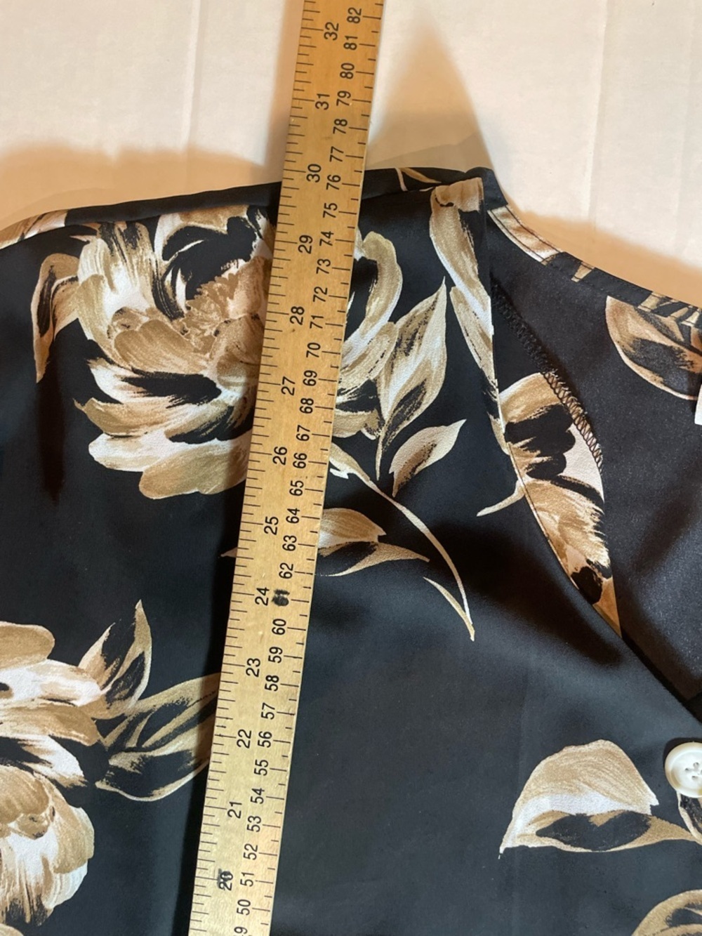 Plus Size 18/20W Black Floral Blouse Gold Beige Flowy Button Front Top - Picture 10 of 11
